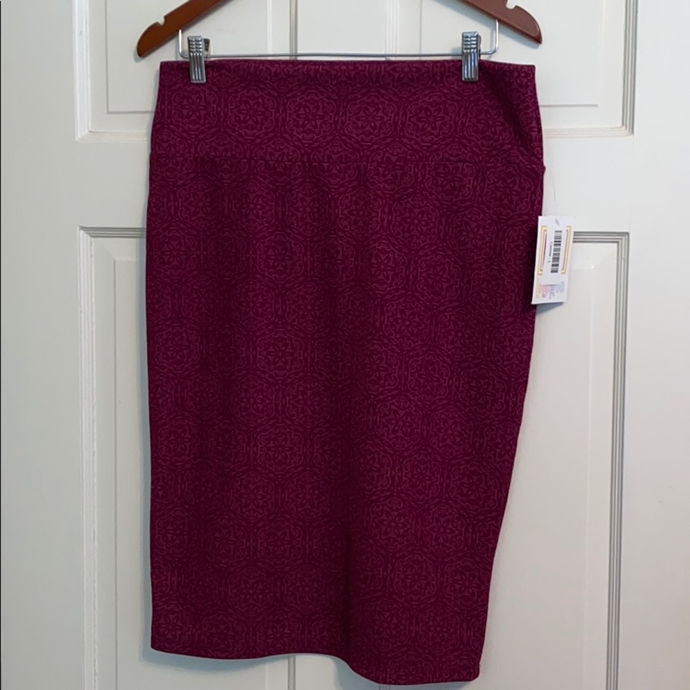 NWT Cassie Skirt in Magenta